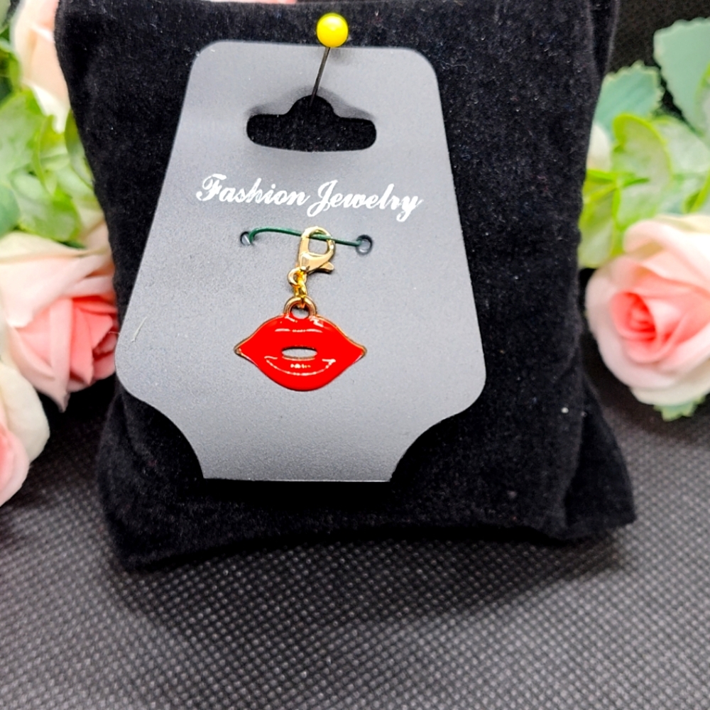Red lipstick 💄 lobster claw clasp Charm Pendant Zipper Purse new